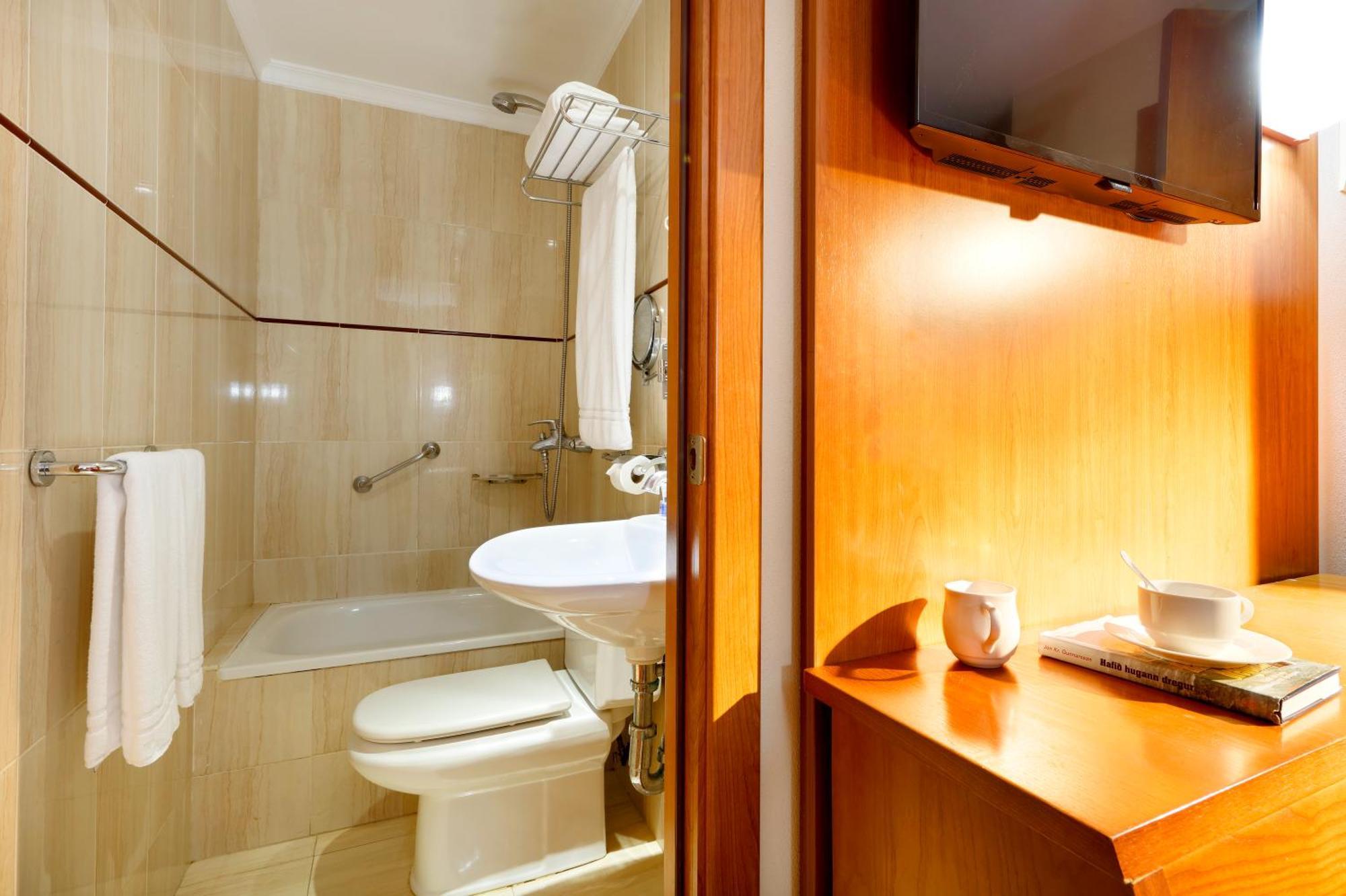 Standard Single Room,1207453357:JPEG