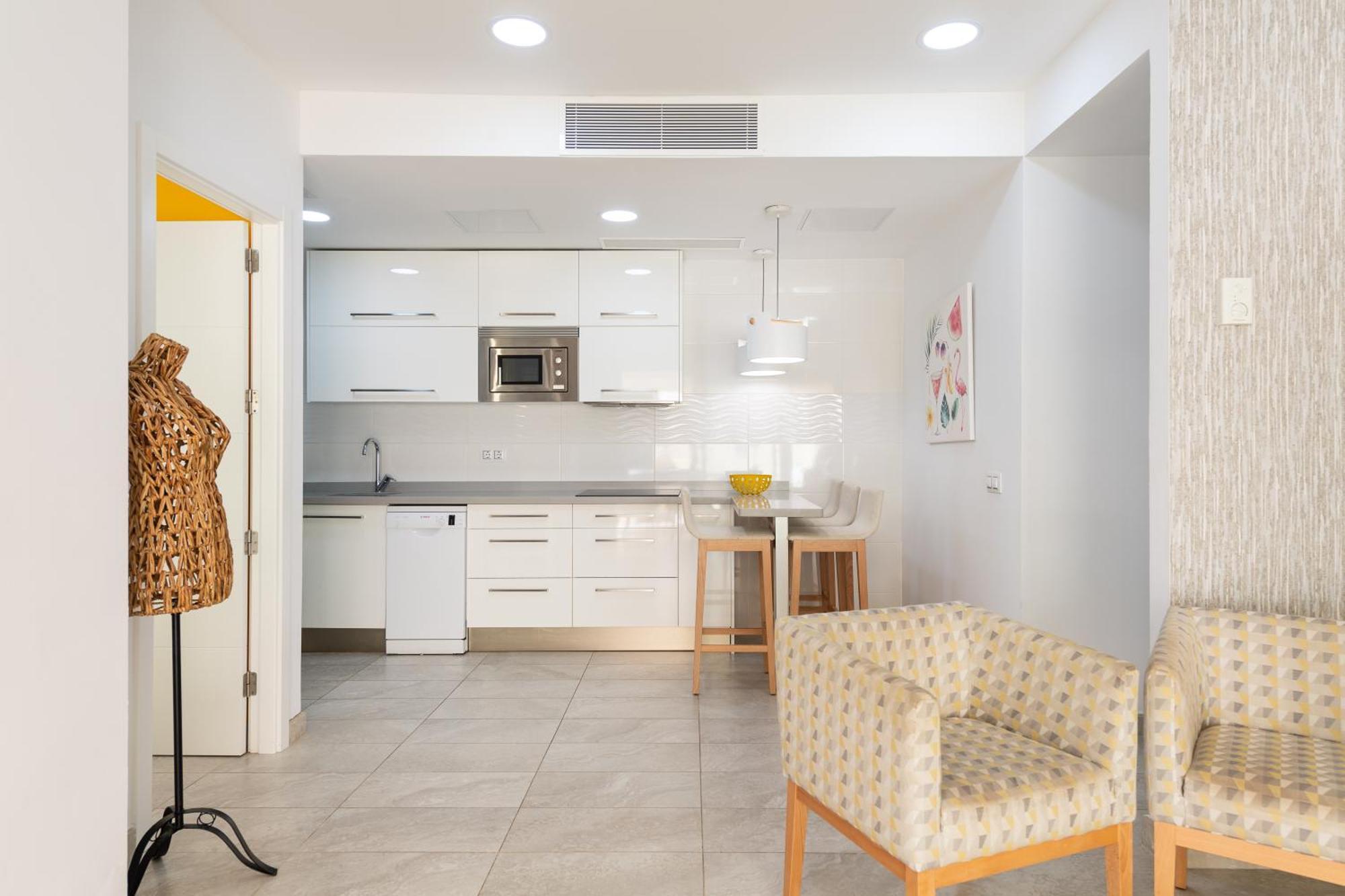 Two-Bedroom Apartment Private Courtyard