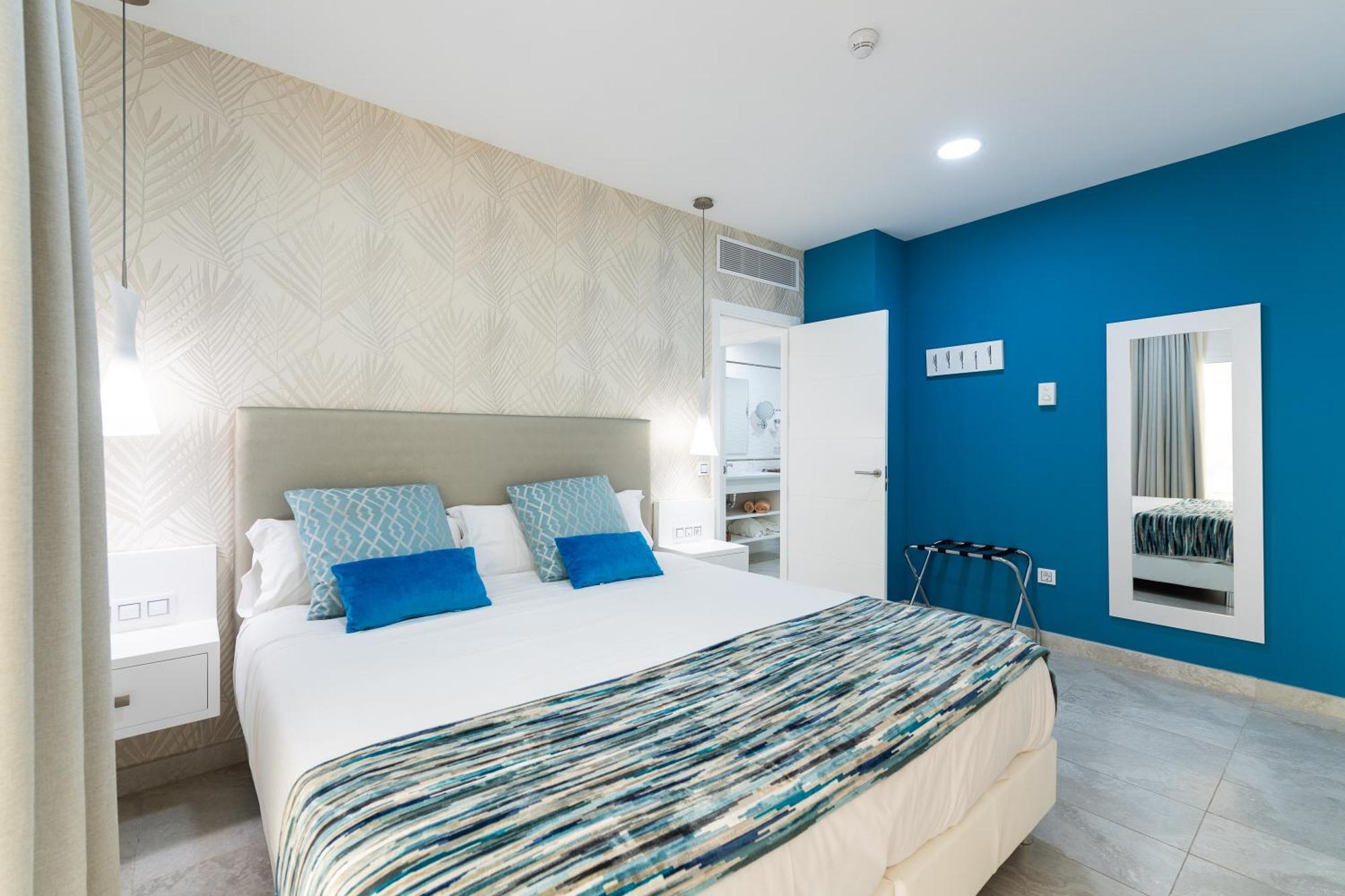 Two-Bedroom Apartment Private Courtyard