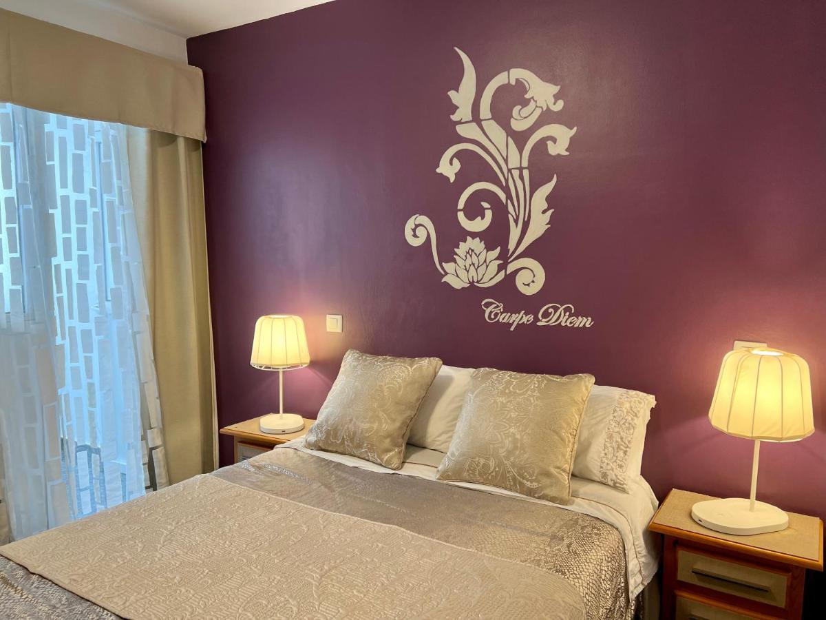 Two-Bedroom Apartment with Mountain View,1352425225:JPEG