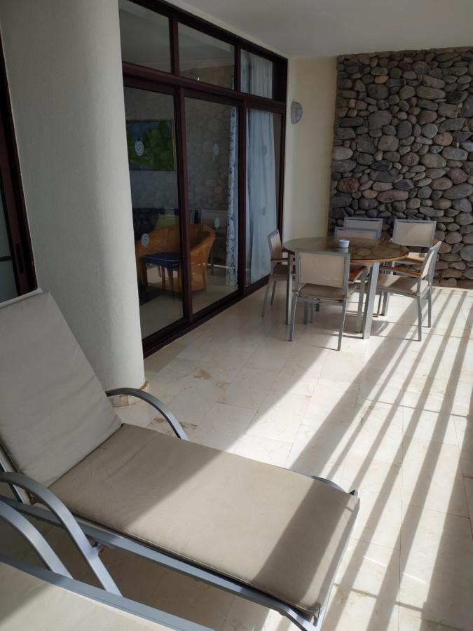 Deluxe One-Bedroom Apartment Ocean View