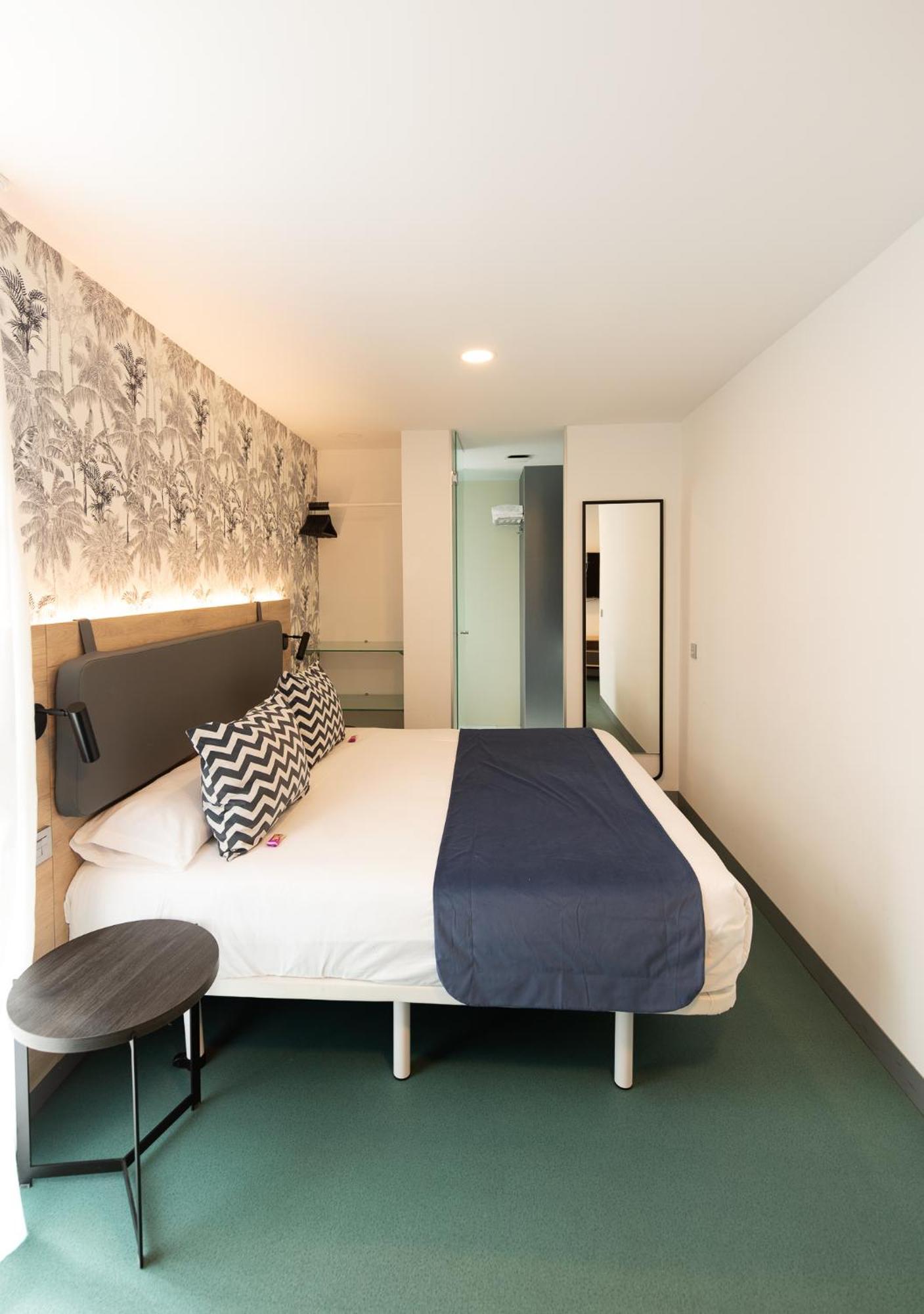 Standard Apartment Twin Beds