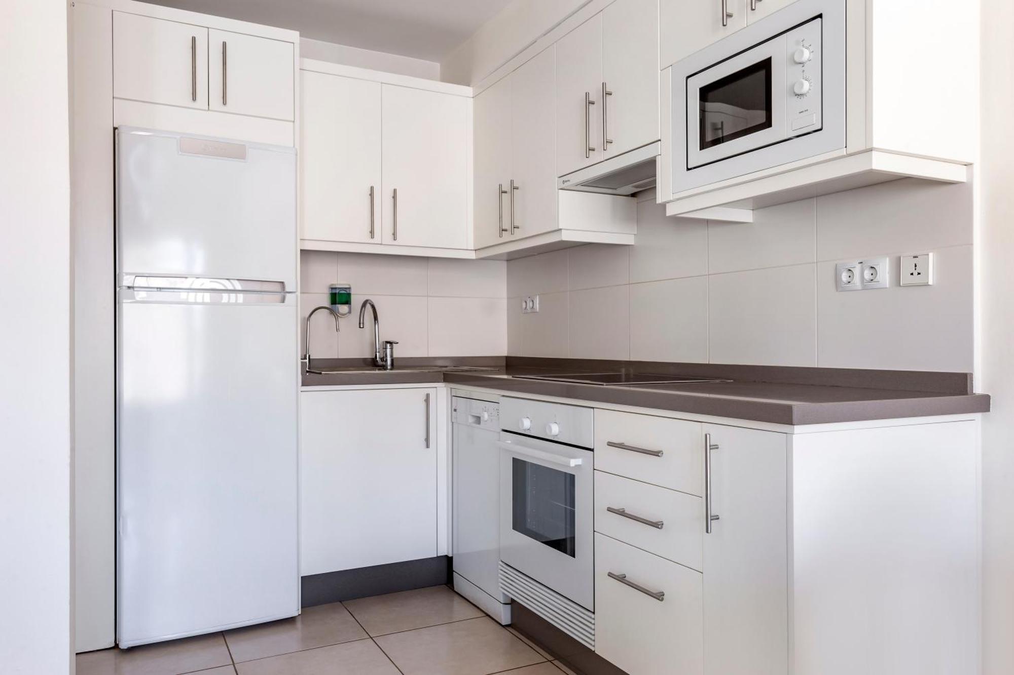 One-Bedroom Apartment,1546658071:JPEG