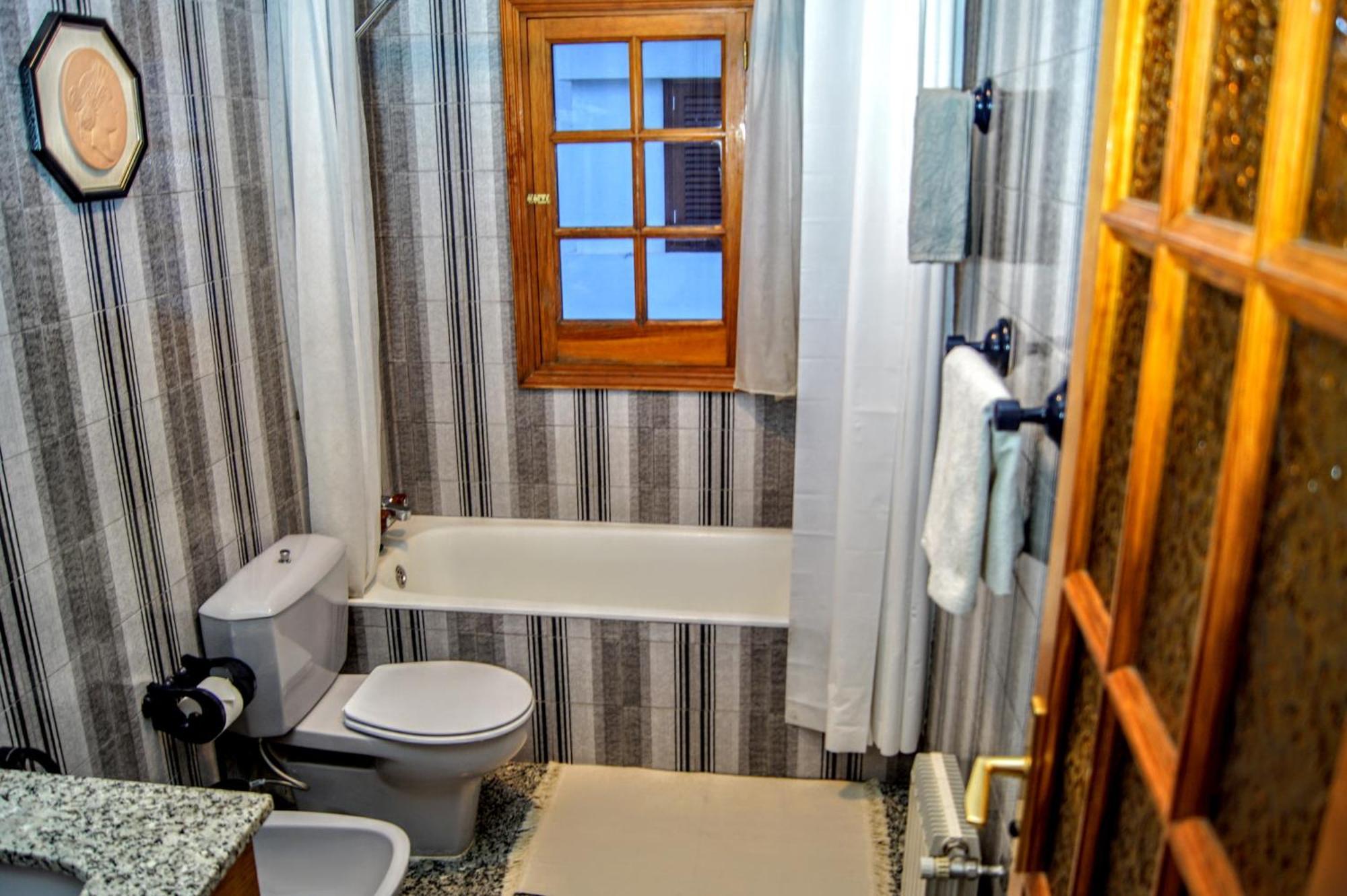 Deluxe Double Room Bath
