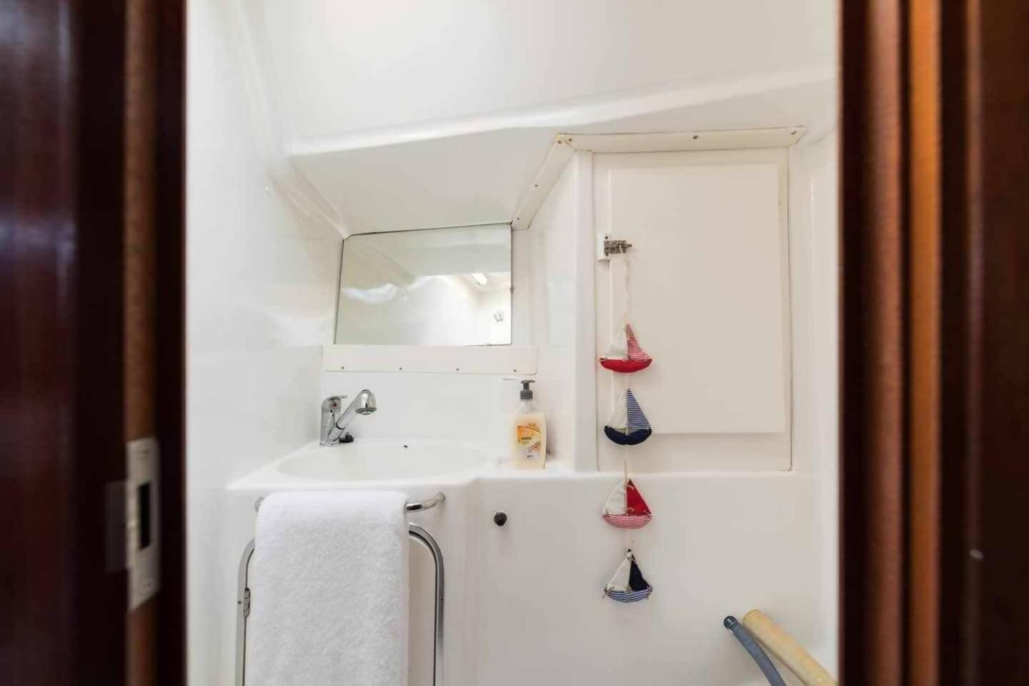 Three-Bedroom House Boat