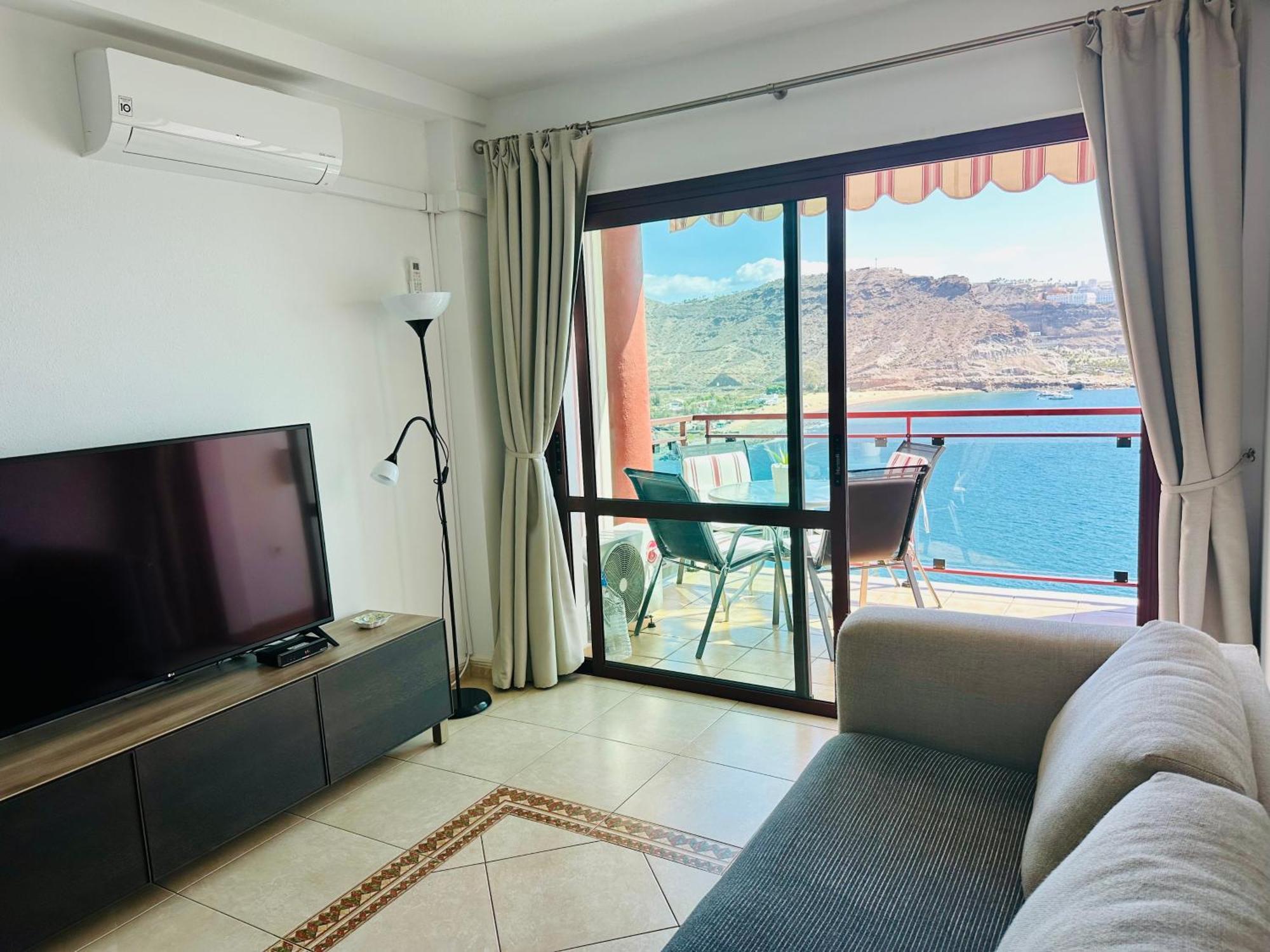 Two-Bedrooms Apartment Sea View