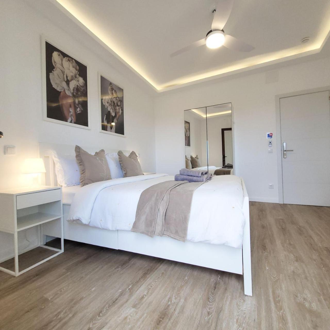Deluxe Double Room Side Sea View