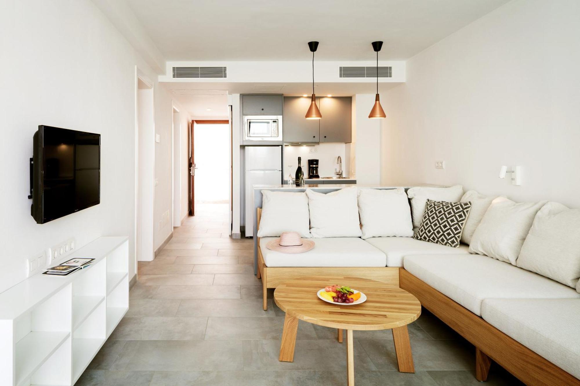 Two-Bedroom Apartment Balcony Sea View