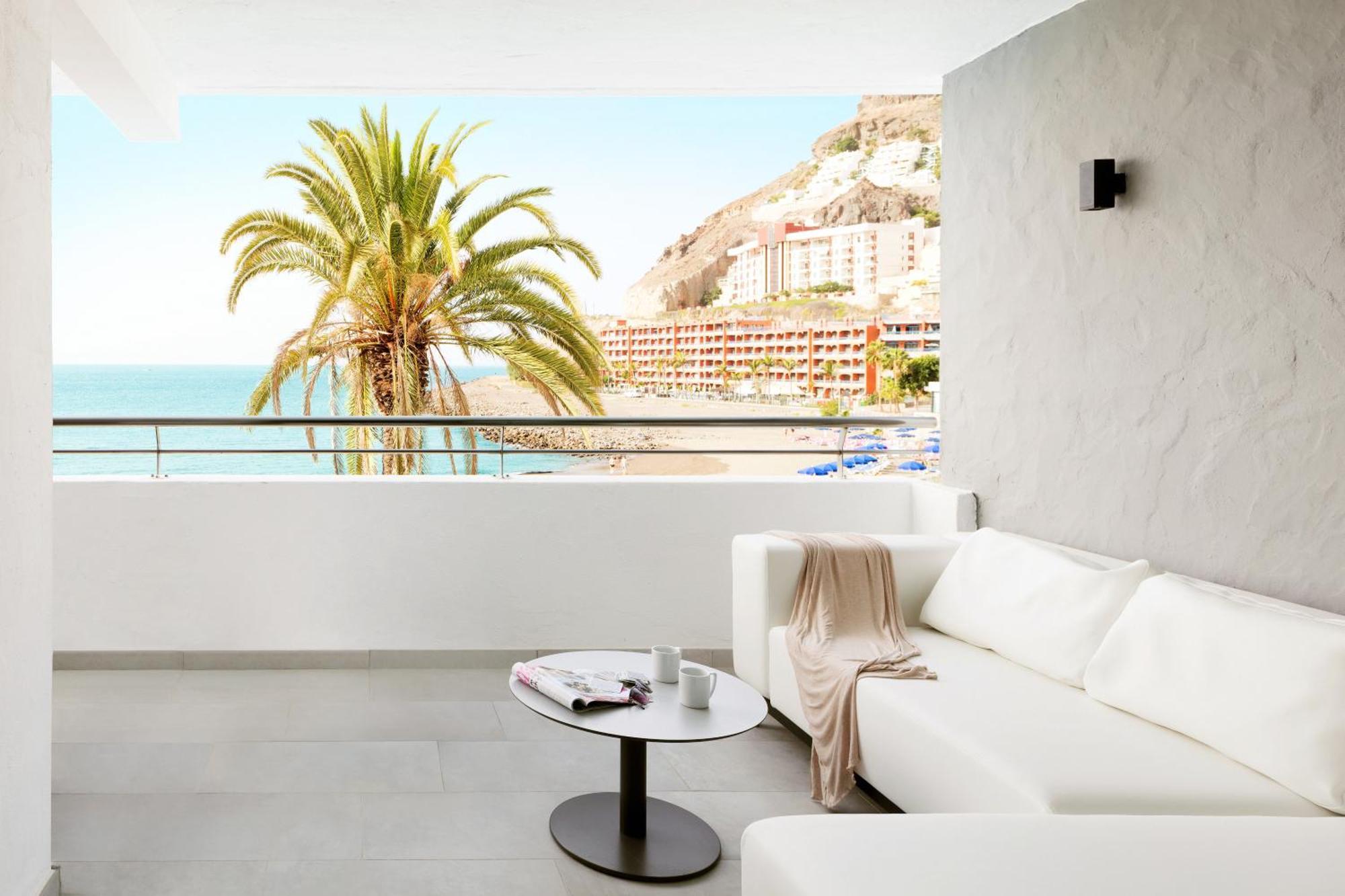 One-Bedroom Apartment Sea View