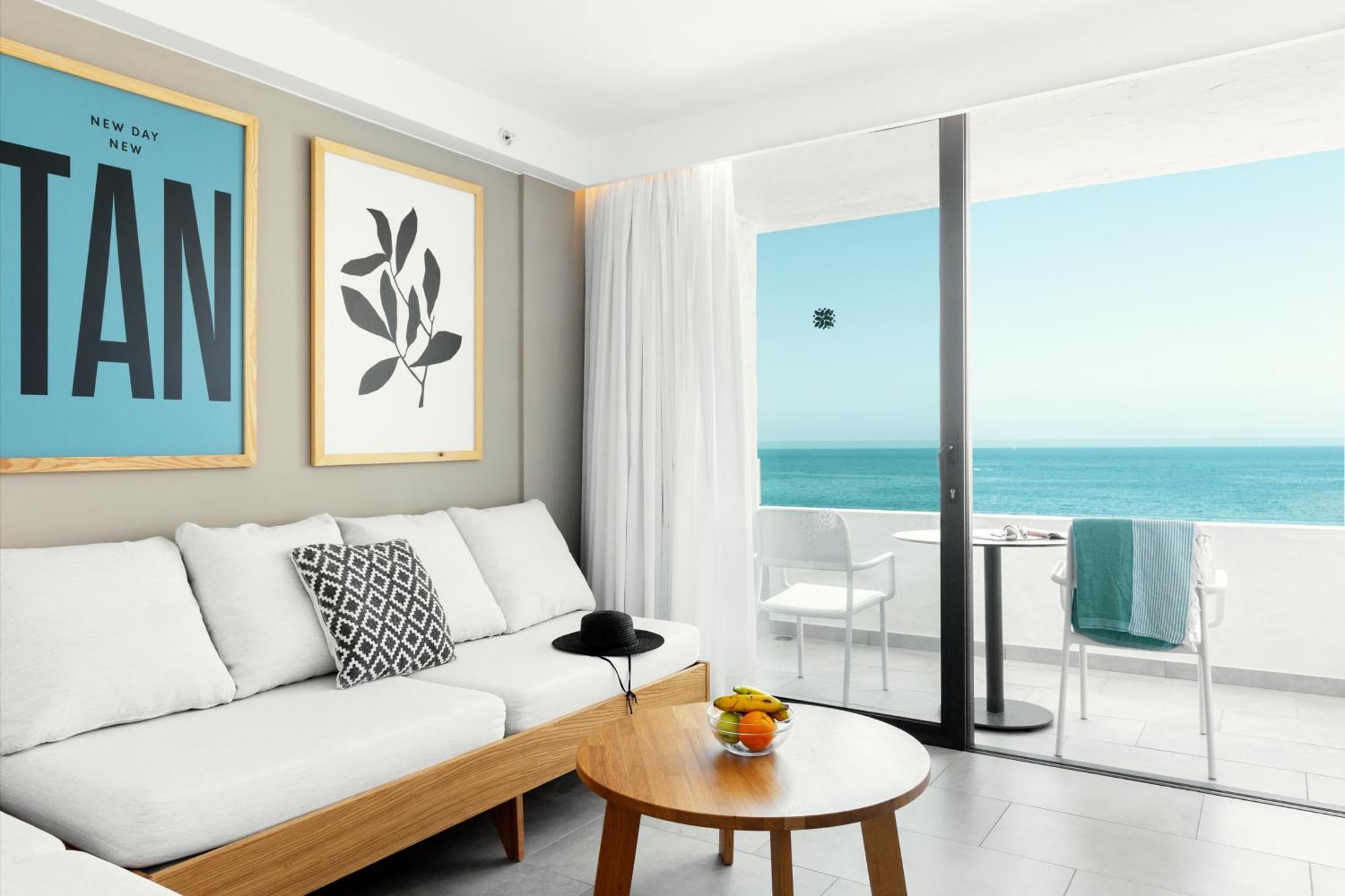 One-Bedroom Apartment Balcony Sea View