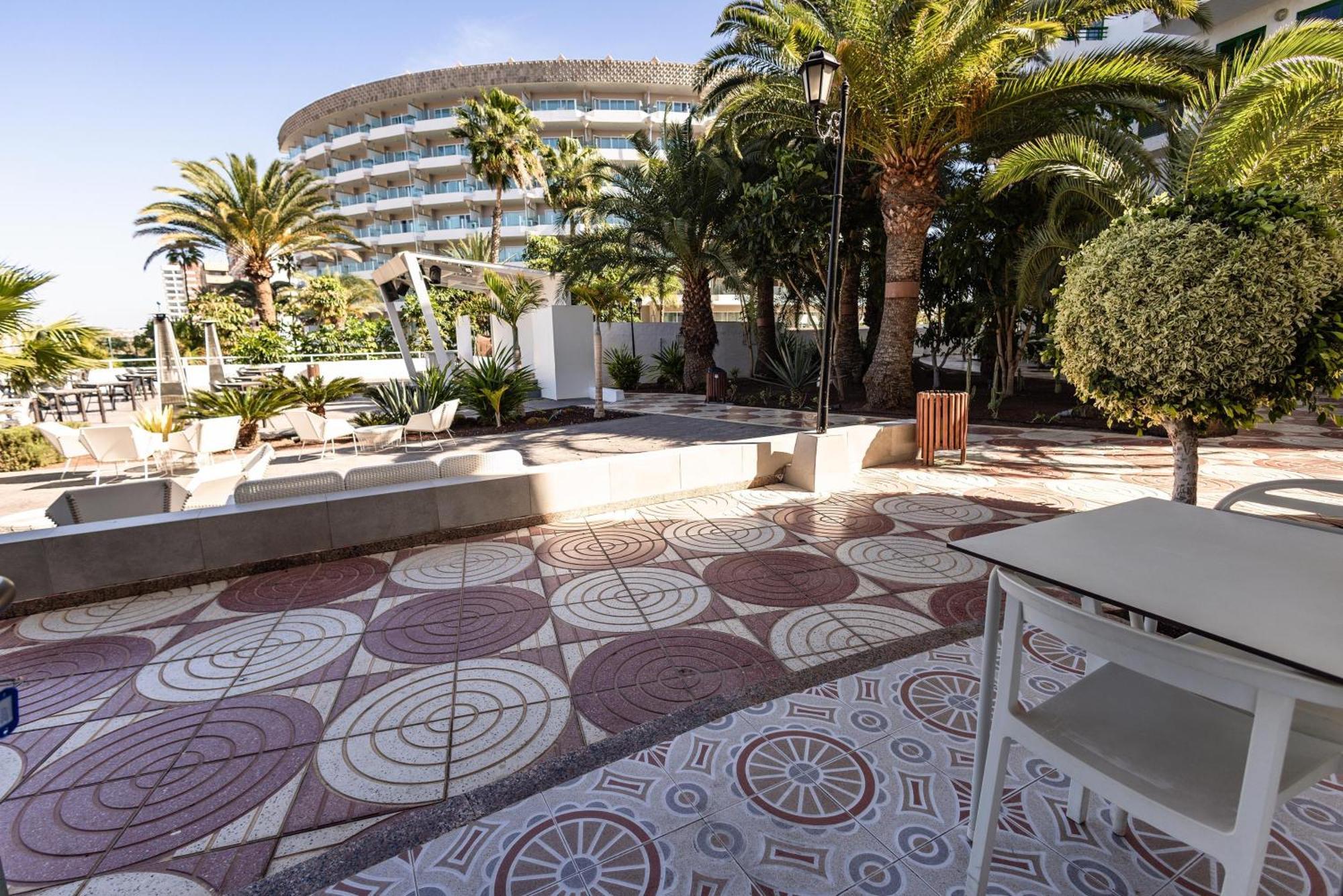 Double Room Terrace & Pool View
