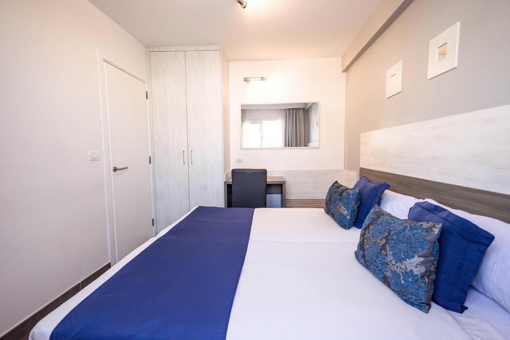 Classic One bedroom apartment balcony