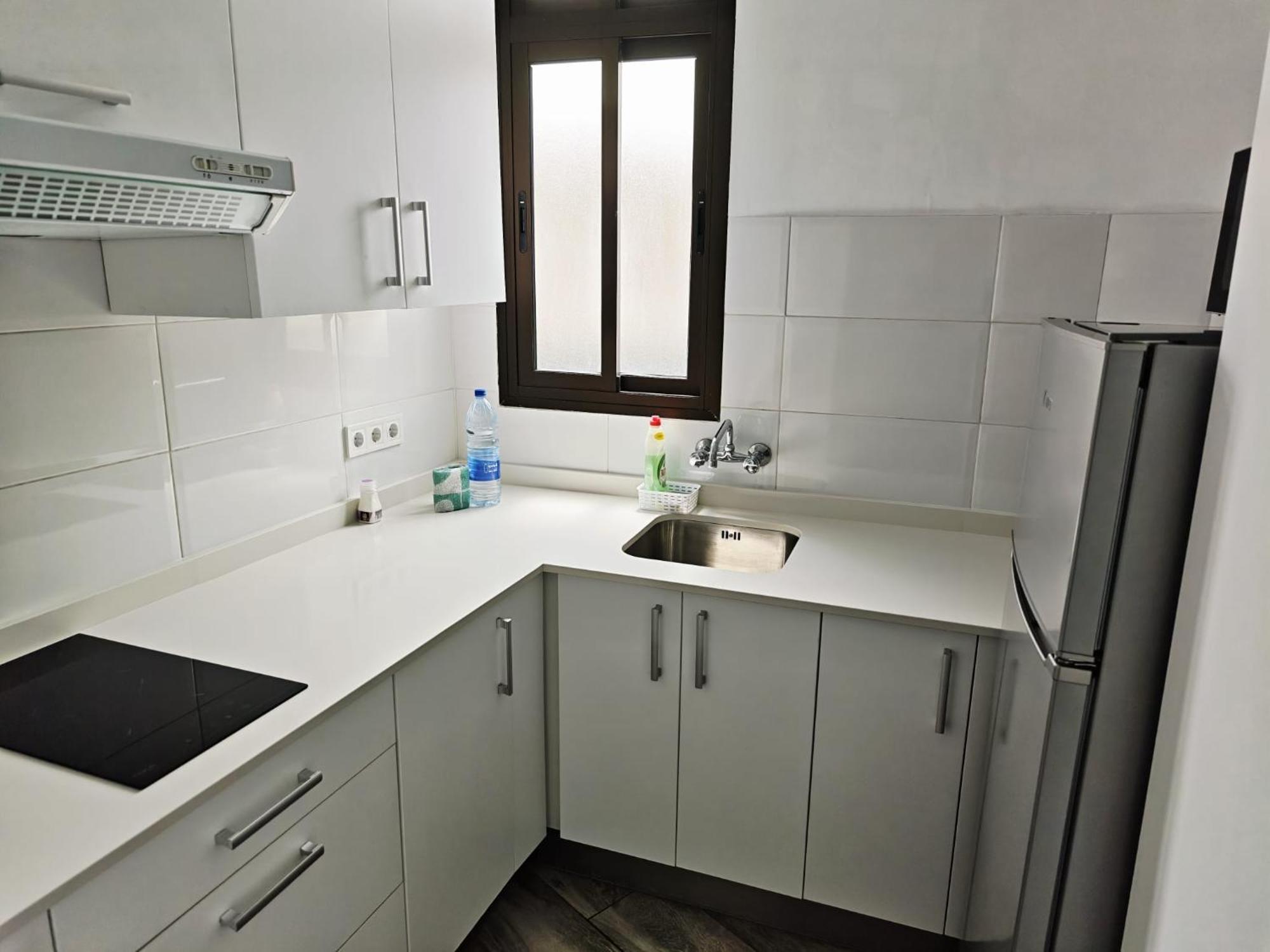 Deluxe One-Bedroom Apartment with City View,1672622458:JPEG