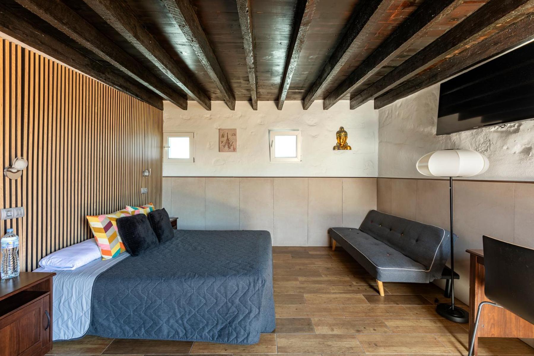 Double or Twin Room Private Bathroom