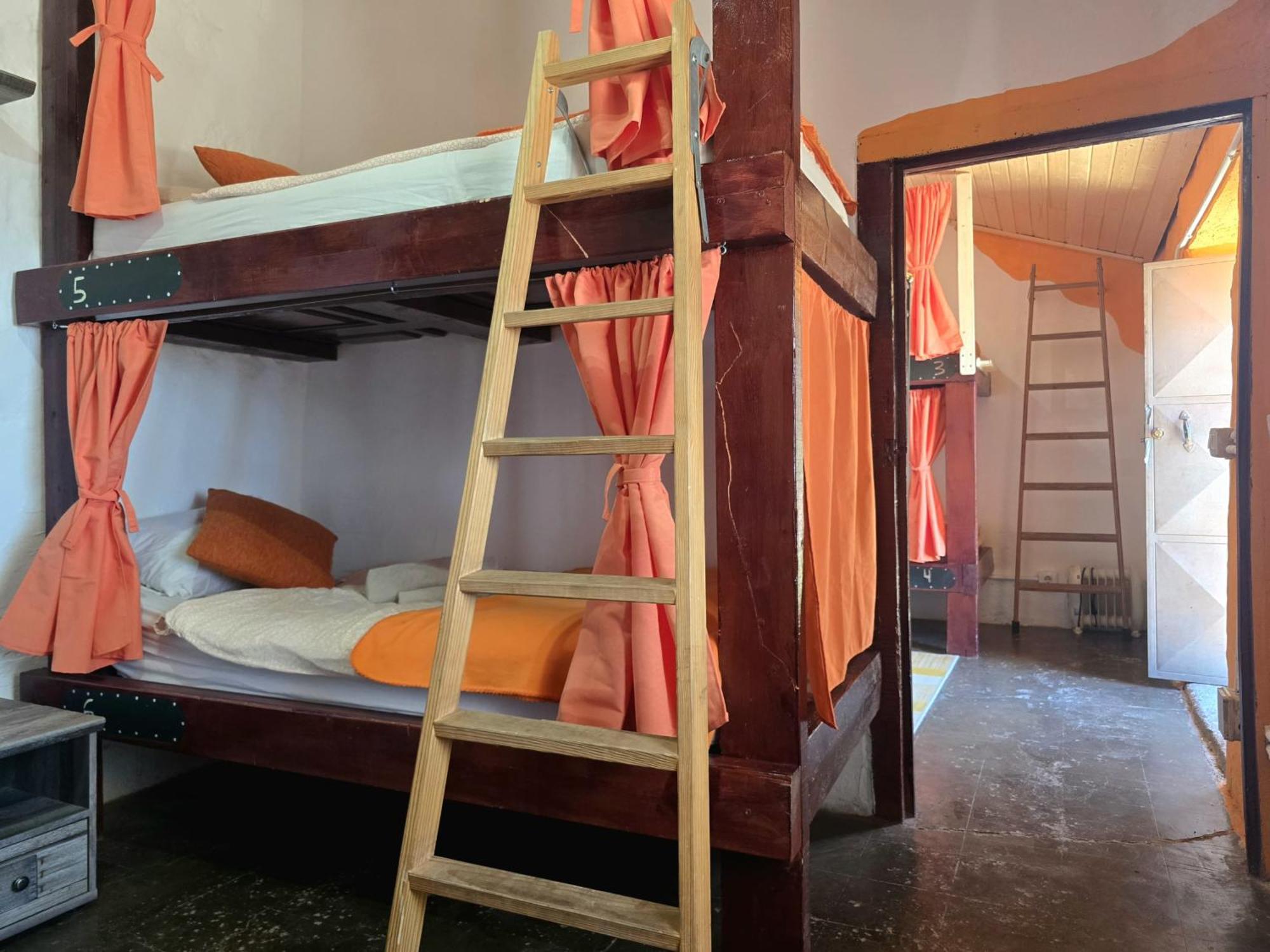 Bed 8-Bed Mixed Dormitory Room