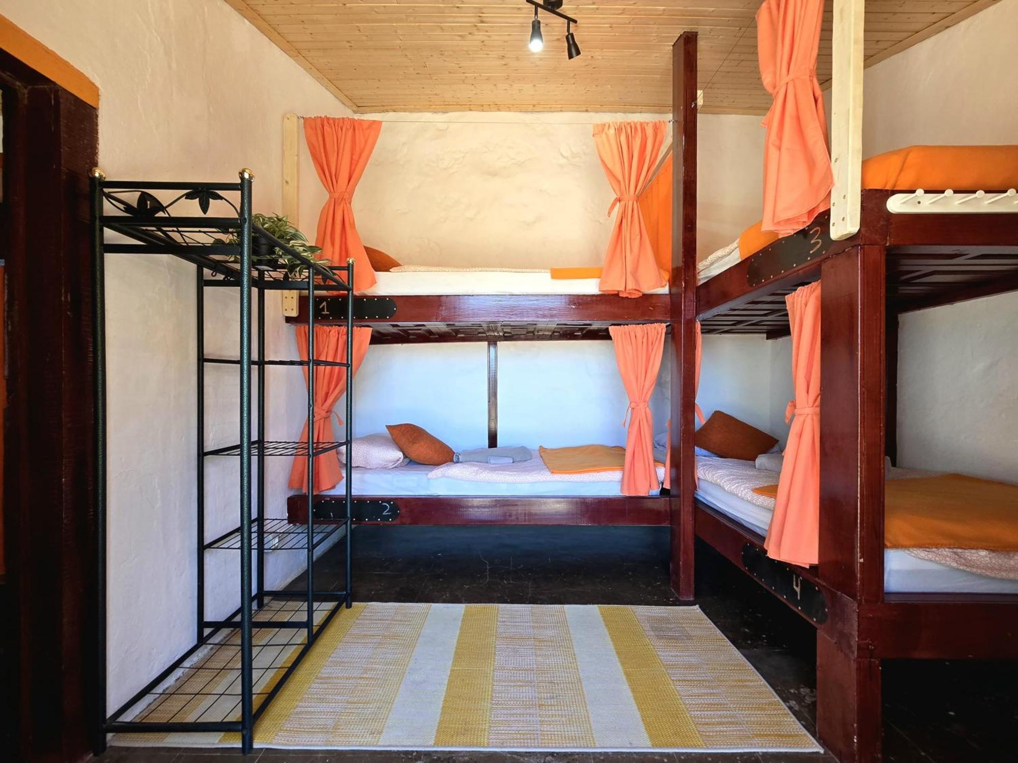 Bed 8-Bed Mixed Dormitory Room