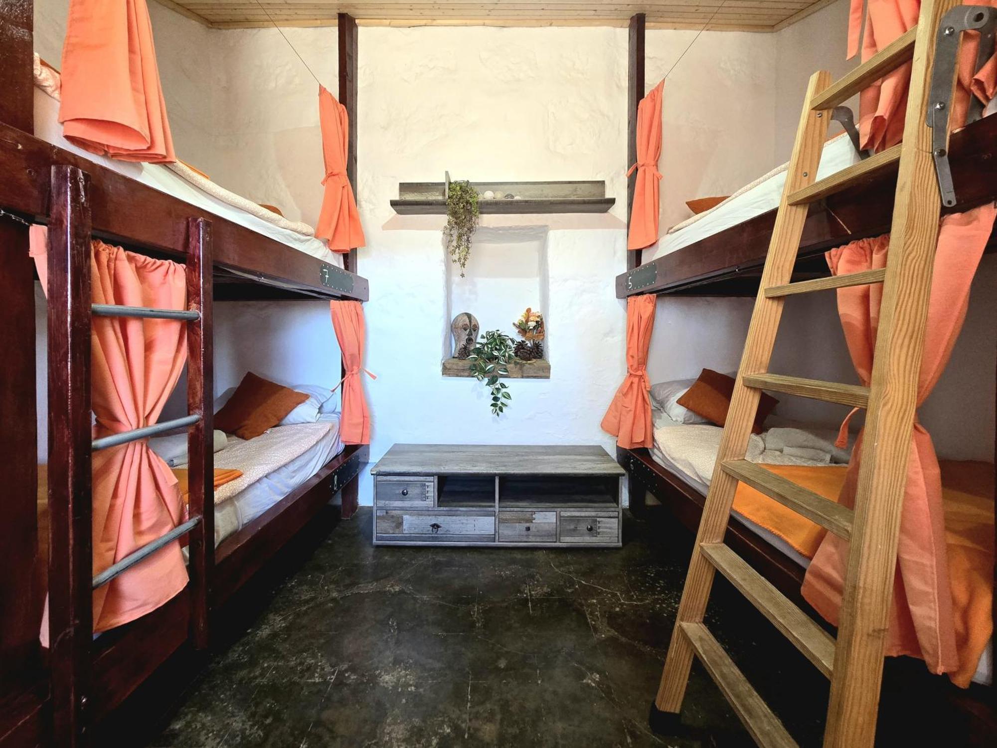 Bed 8-Bed Mixed Dormitory Room