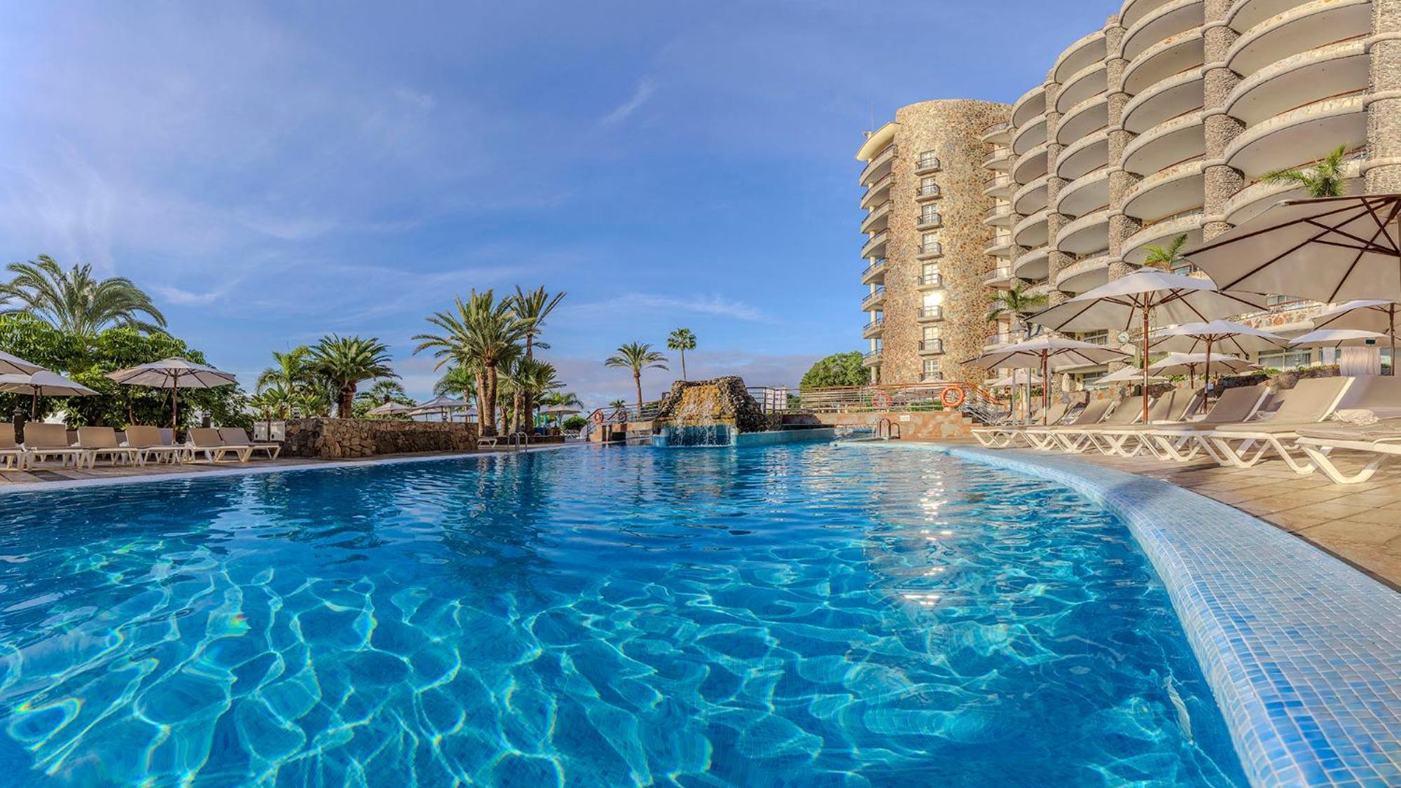 Deluxe One-Bedroom Apartment Ocean View
