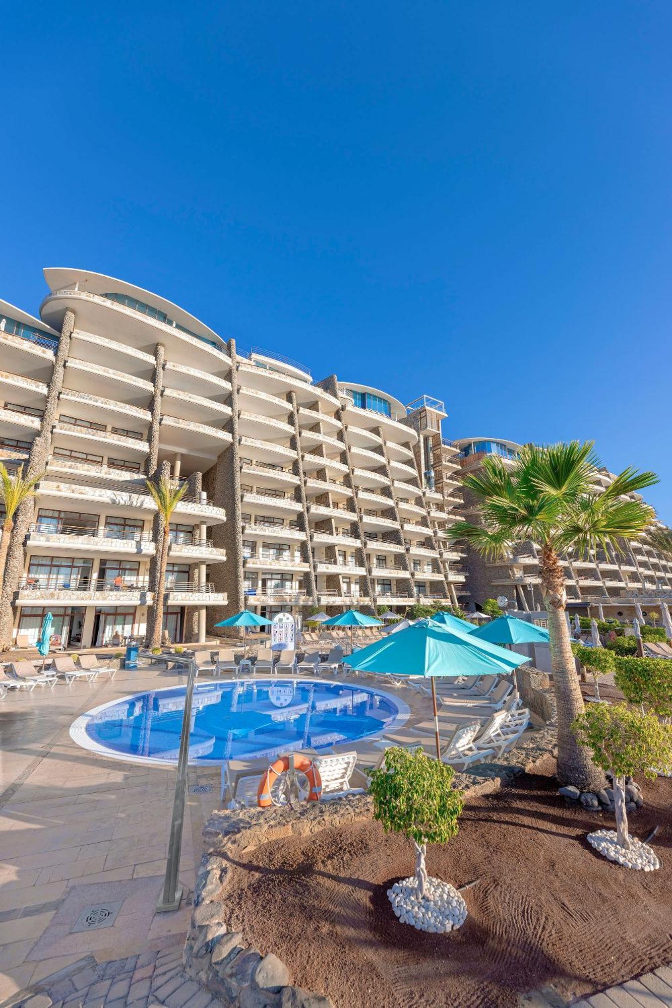 Deluxe One-Bedroom Apartment Ocean View