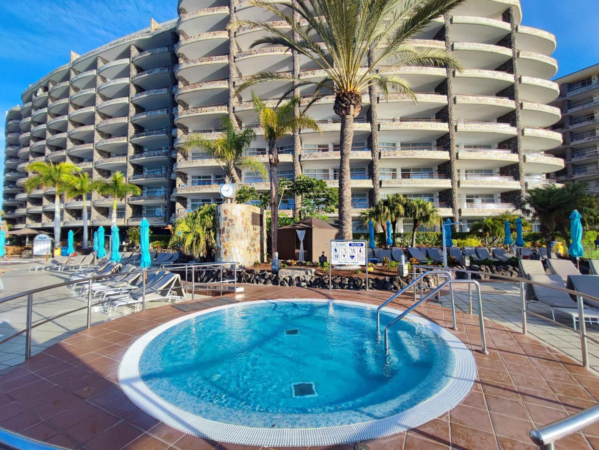 Deluxe One-Bedroom Apartment Ocean View