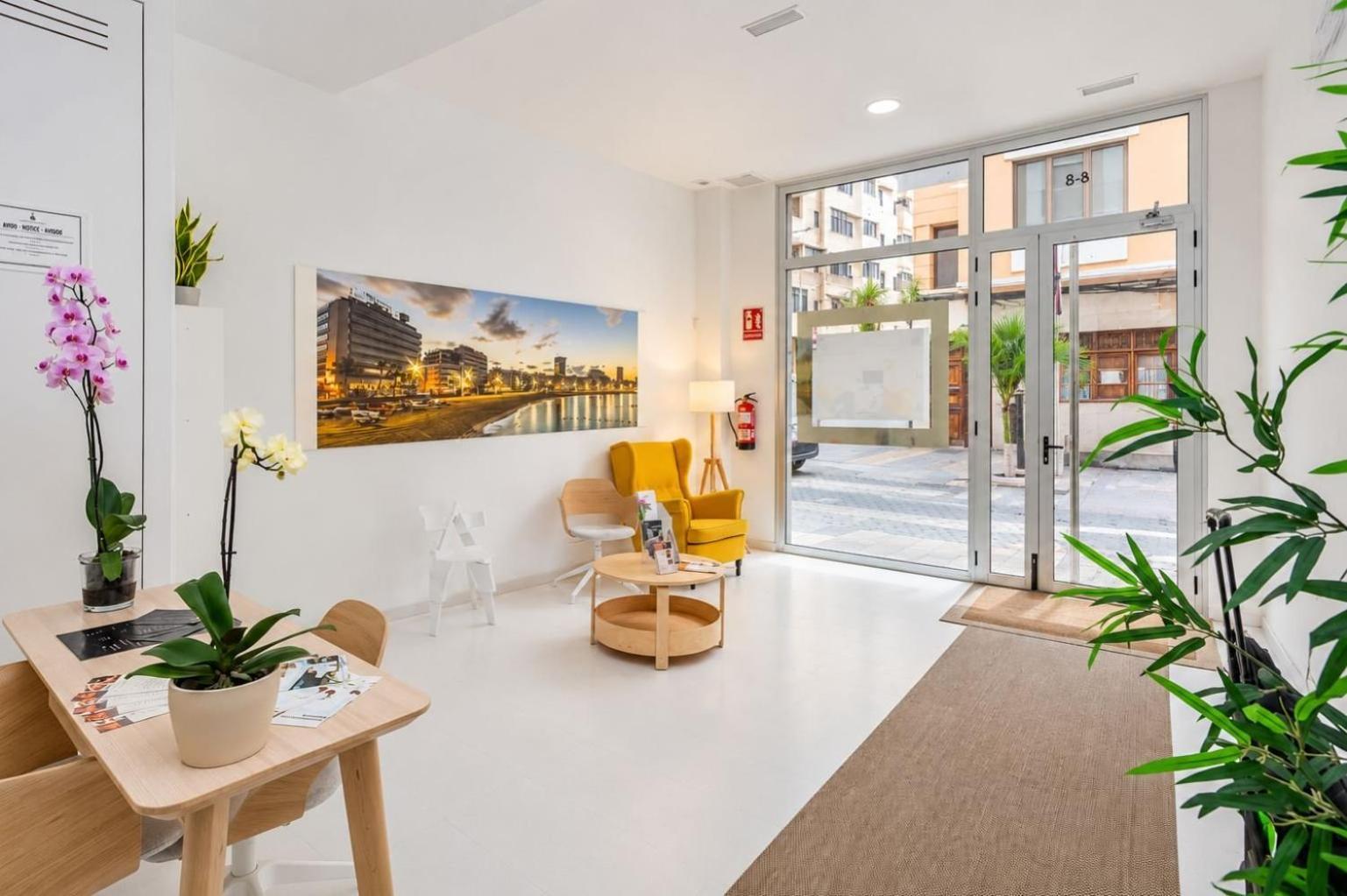 One-Bedroom Deluxe Apartment