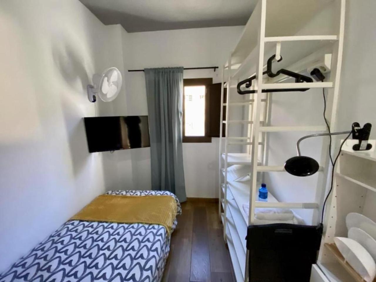 Single Room Private Bathroom