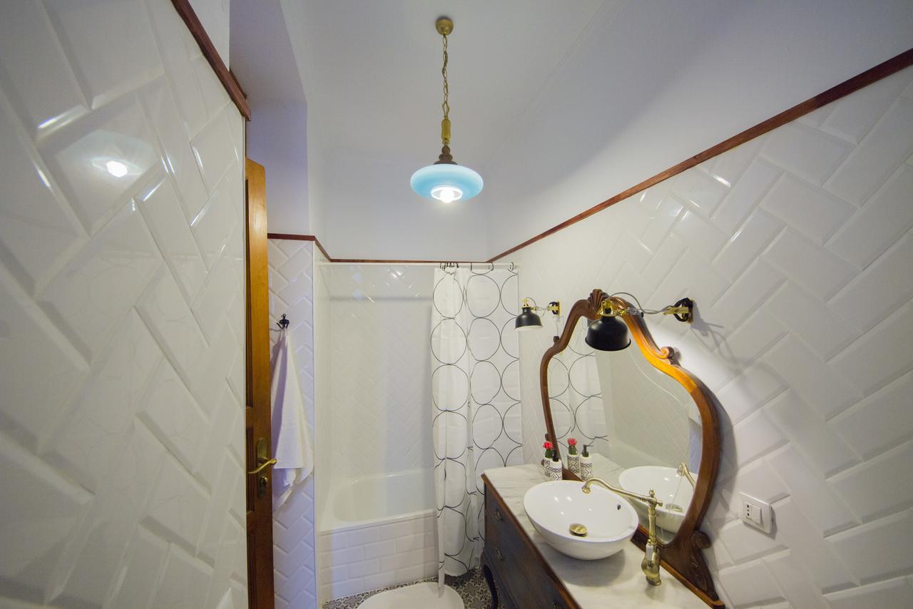 Single Room Private External Bathroom