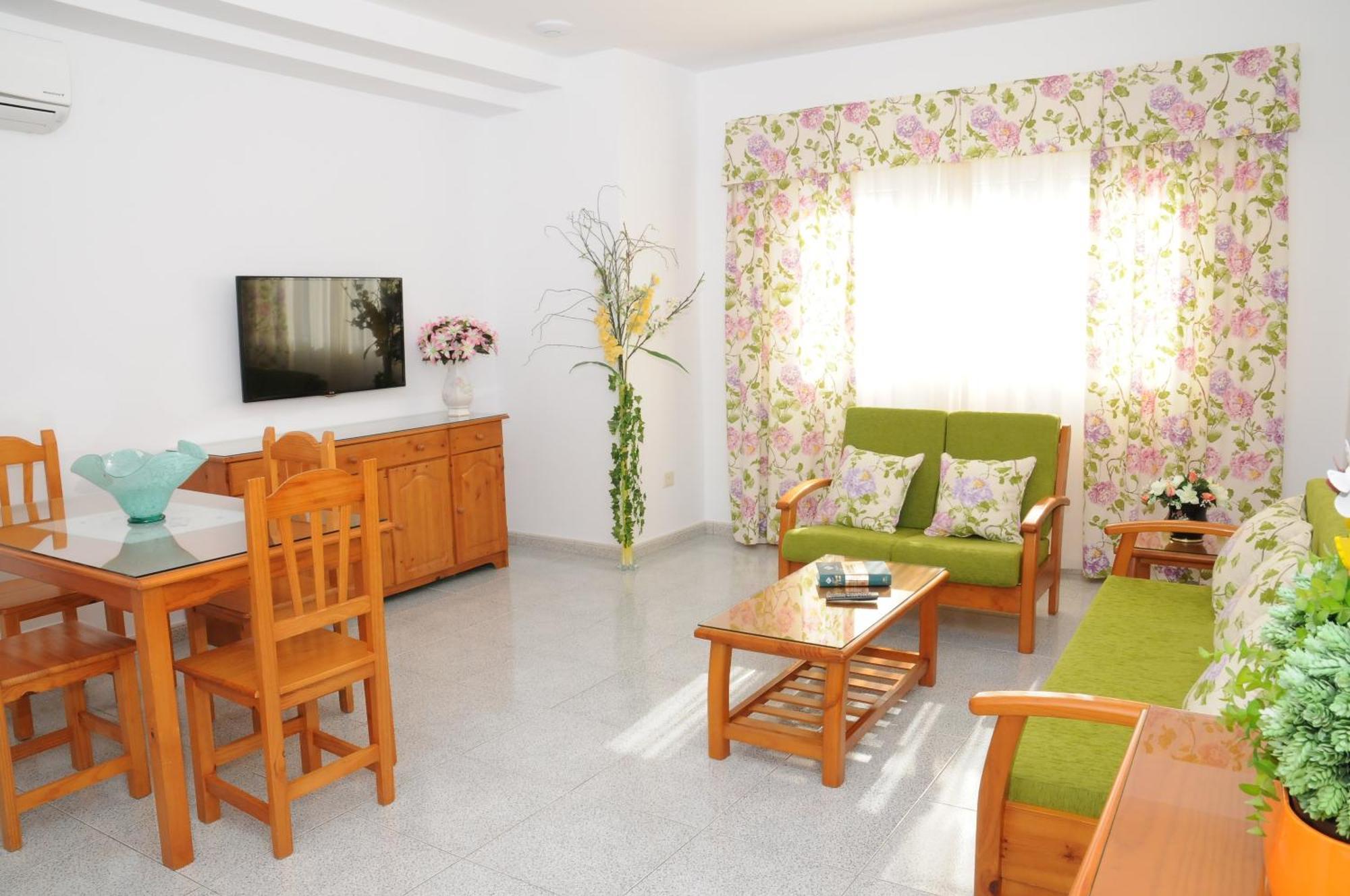 Superior One-Bedroom Apartment