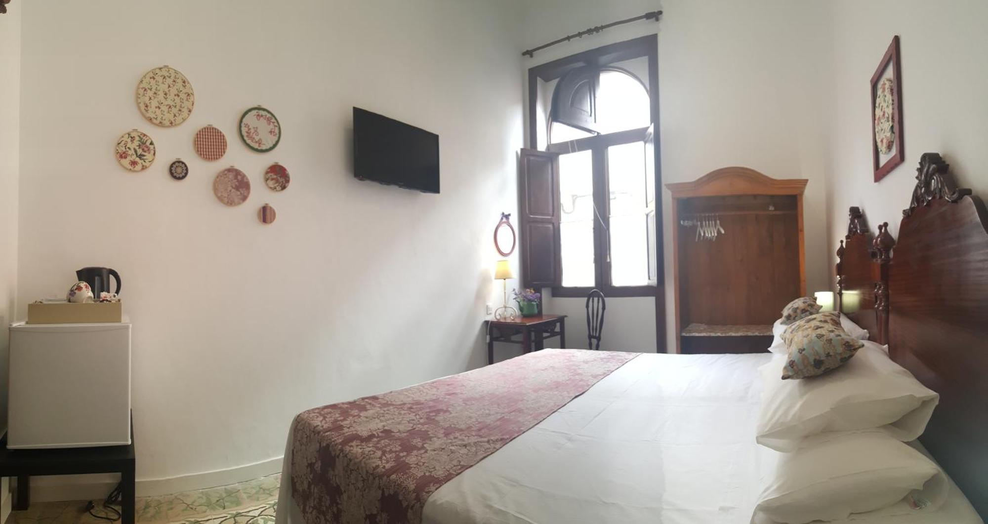 Deluxe King Room,818877563:JPEG