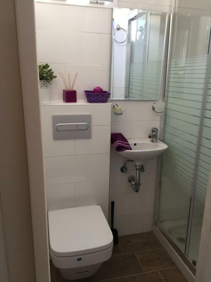 Single Room Private Bathroom