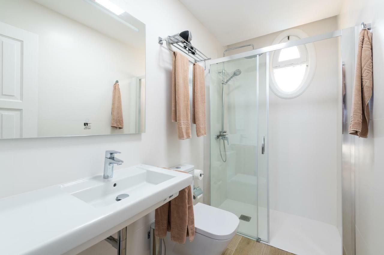 One-Bedroom Apartment,1067240458:JPEG
