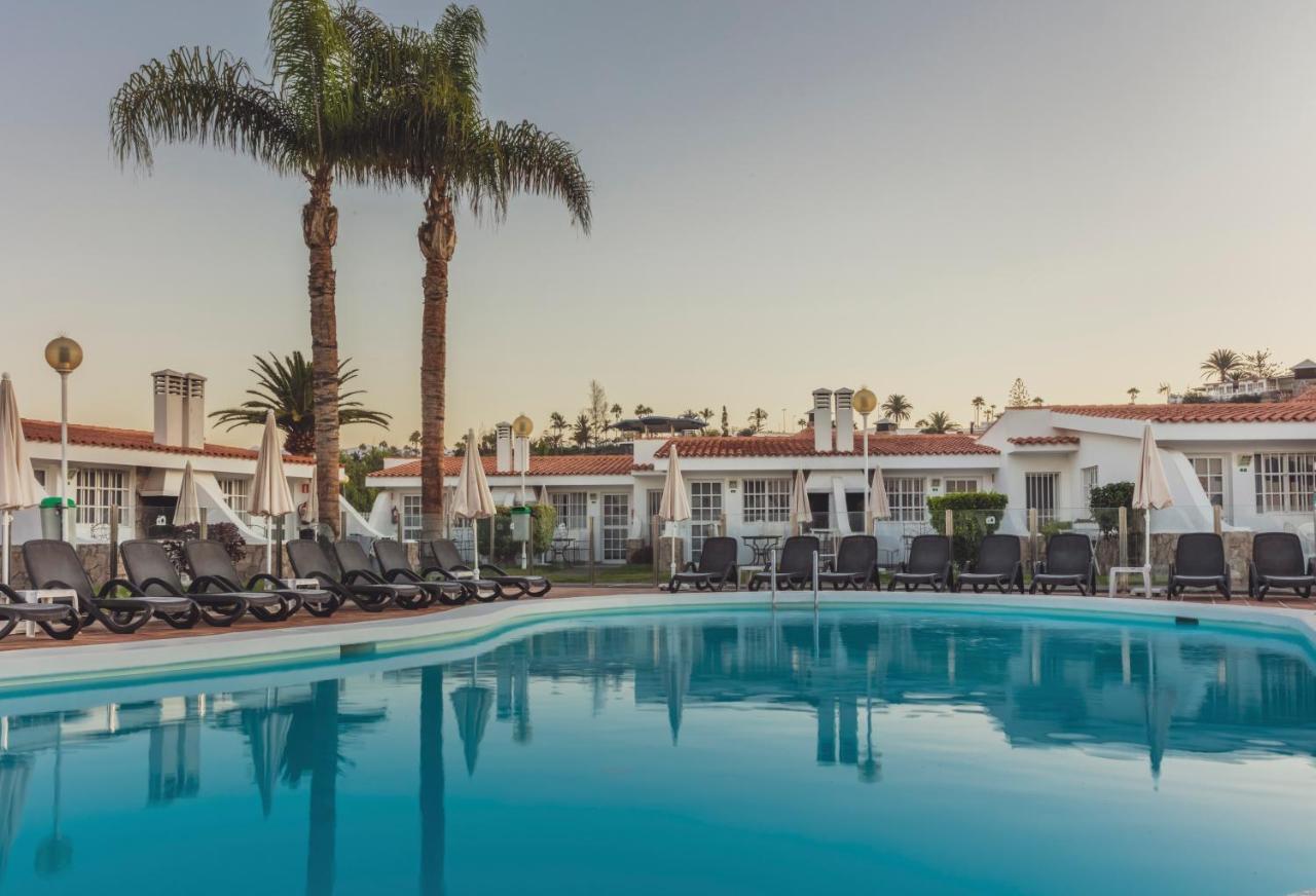 Bungalow Terrace Pool view