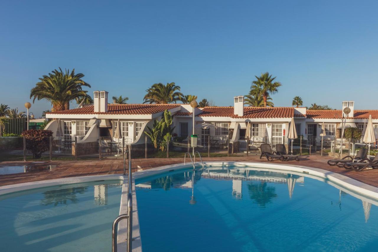 Bungalow Terrace Pool view