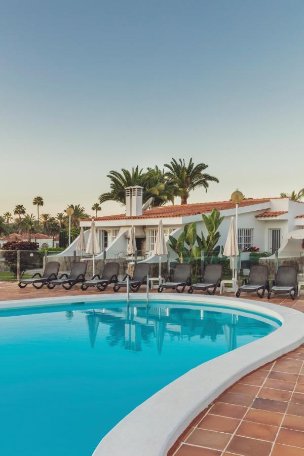 Bungalow Terrace Pool view