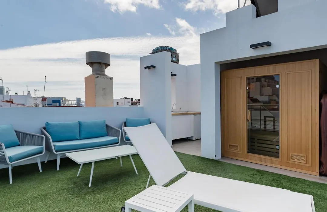 Disfruta De La Brisa Marina Desde La Terraza De Este Atico Con Solarium-1