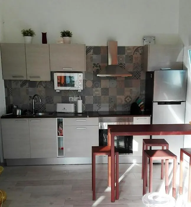 Bungalow Near Yumbo 200 Meters From The Beach-1