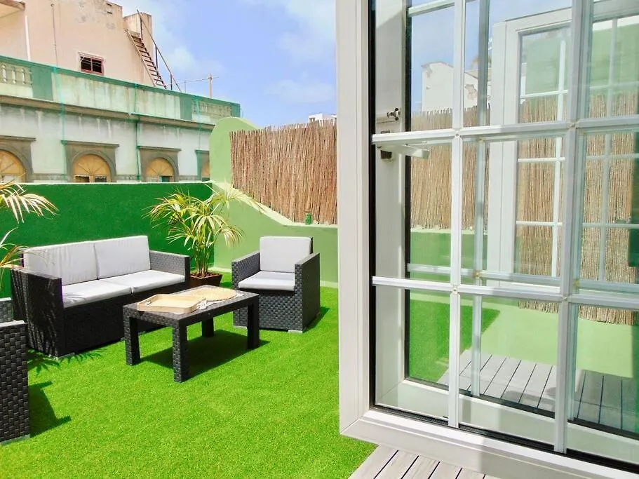 Traditional Townhouse With Private Rooftop Terrace-1