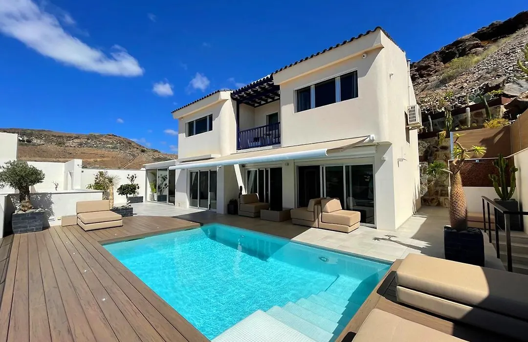 Luxury Villa Morelli With Seaview & Heated Pool-1