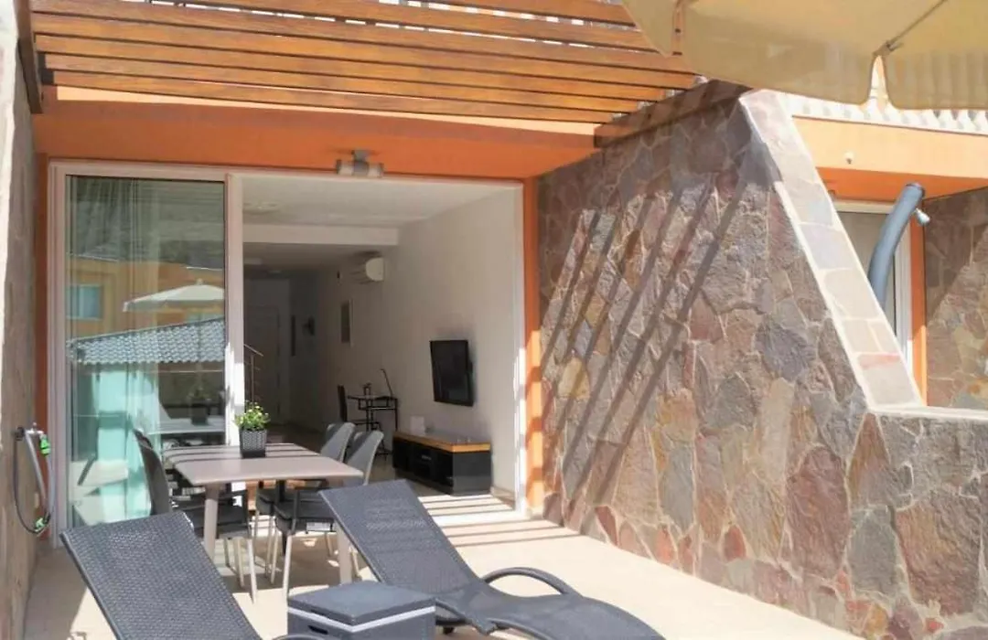 Casa En Zona Tranquila De Tauro-1