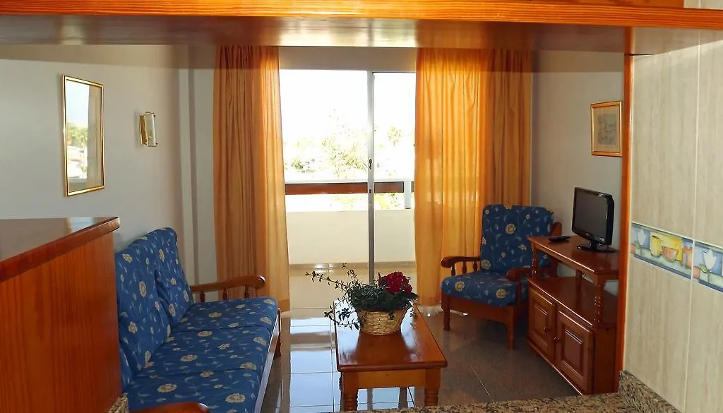 Apartamentos Las Camelias-1