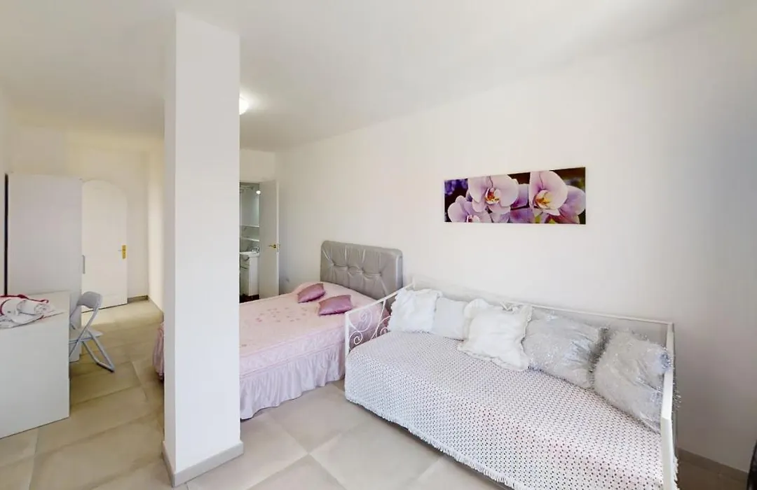 Vv Las Buganvillas Maspalomas - Cocina Y Habitaciones Con Banos Privados-1