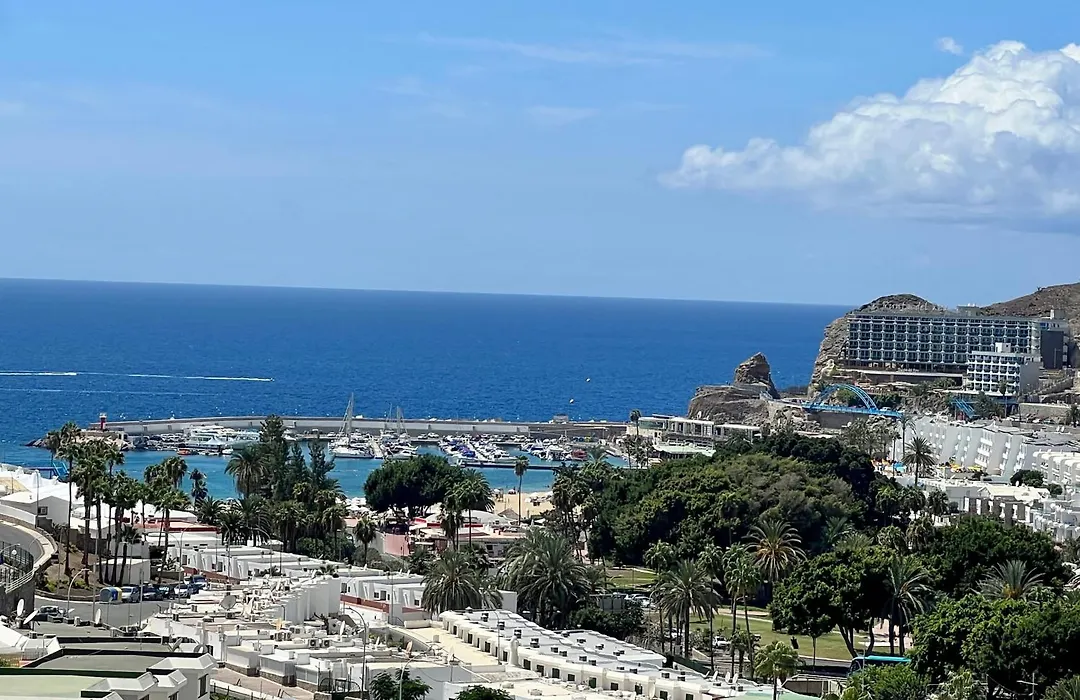 Seaview Oasis: Puerto Rico Apartment with Pool and Parking-1