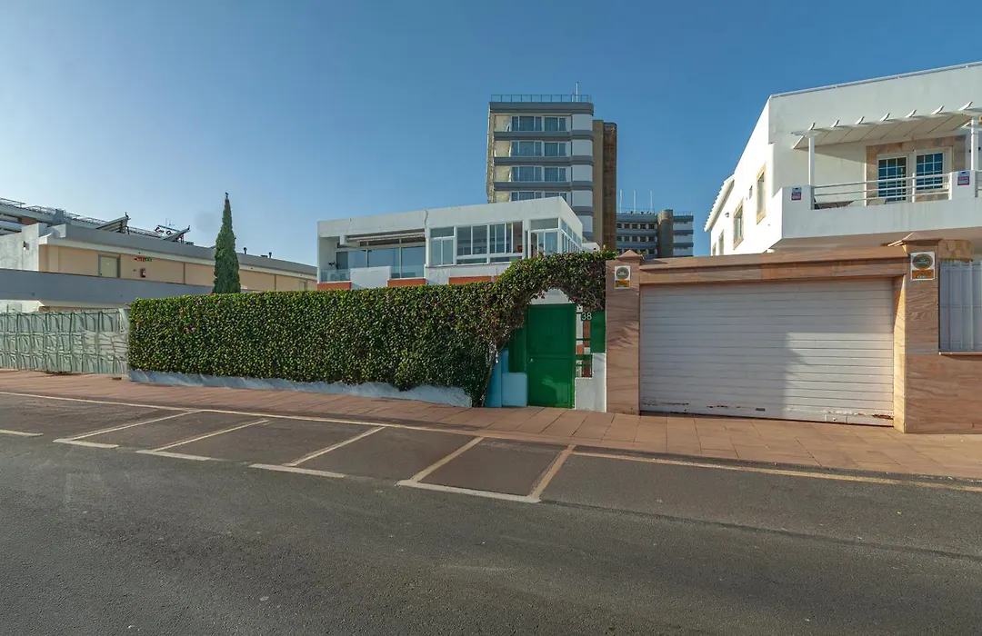 Apartamento Con Terraza Y Piscina En Playa Del Ing-1