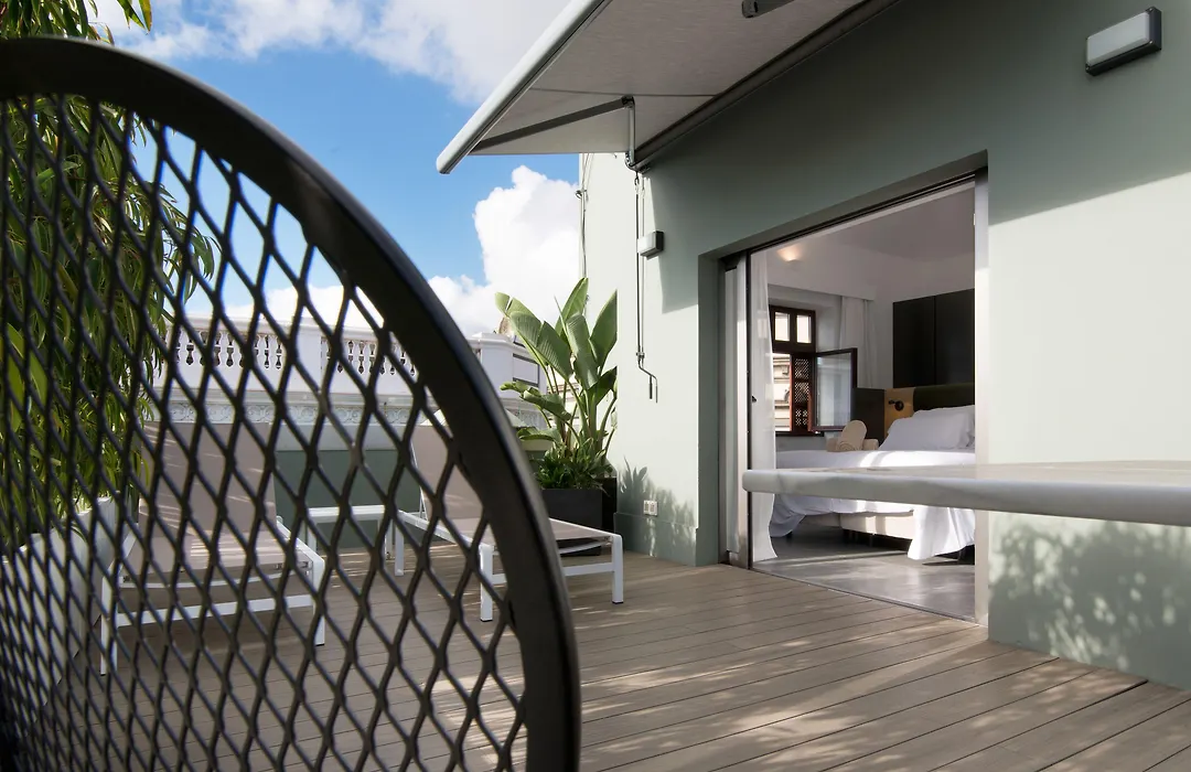 Suites 1478-1