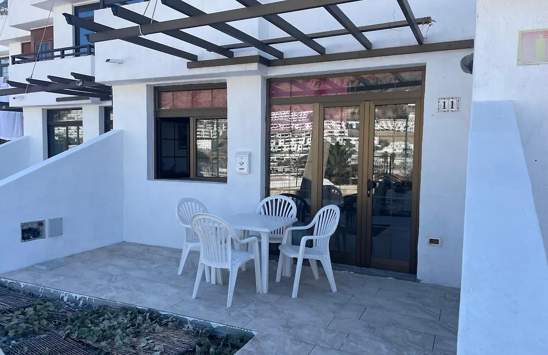 Casa Feliz En El Complejo Las Fresas-1
