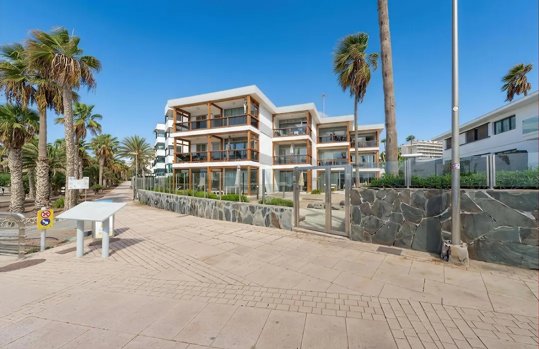 Beach Front Apartment Los Papagayos-1