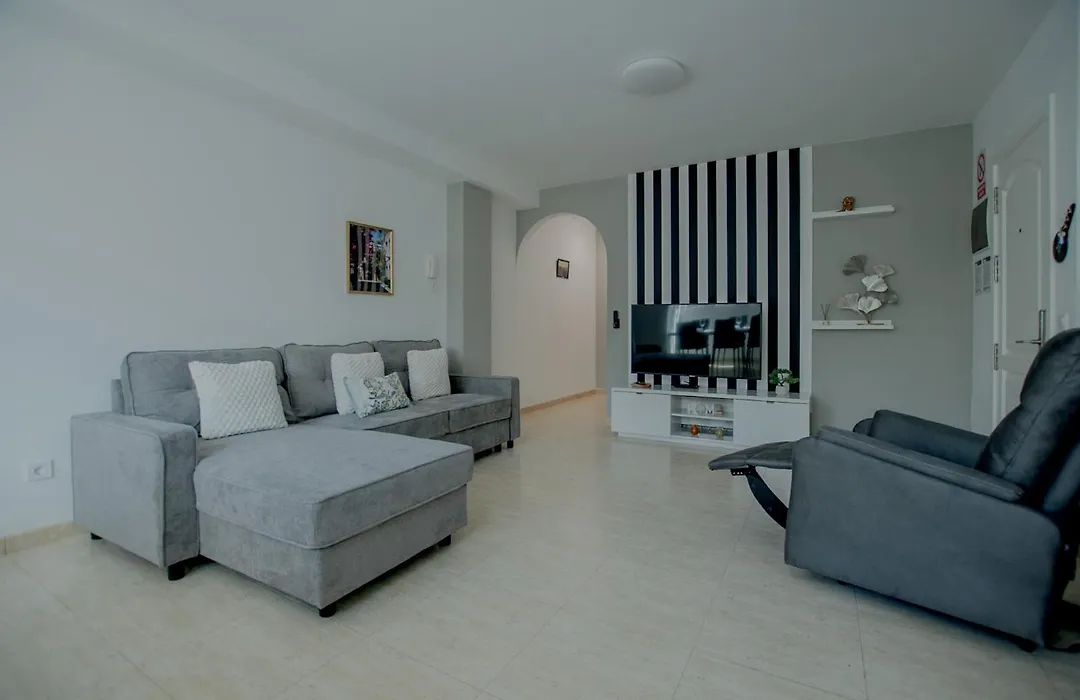 AR Home - Apartamento de 3 dormitorios con ascensor en Las Huesas, Telde-1