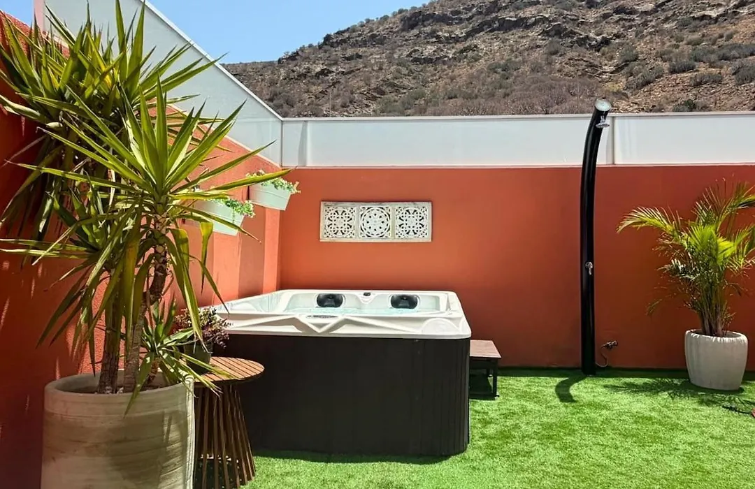 Fantástico ático con Jacuzzi y preciosa terraza-1