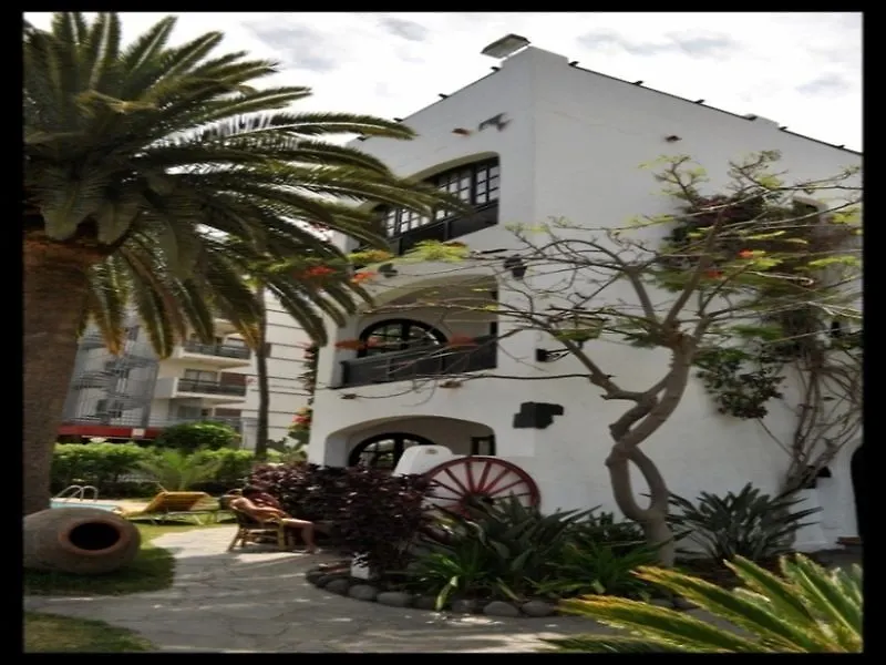 Apartamentos El Chaparral-1