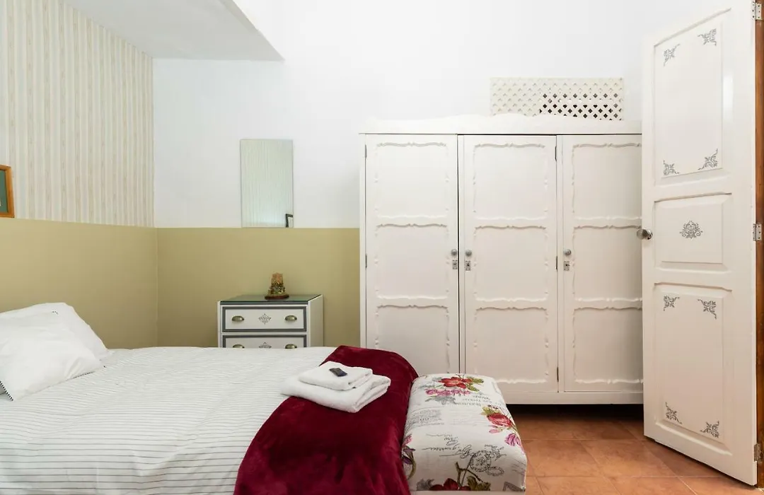 Urban Vintage-Styled Home - Wifi-1
